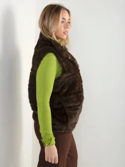 Colete efeito pelo com bolsos