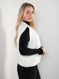 Colete malha pérola com botóes