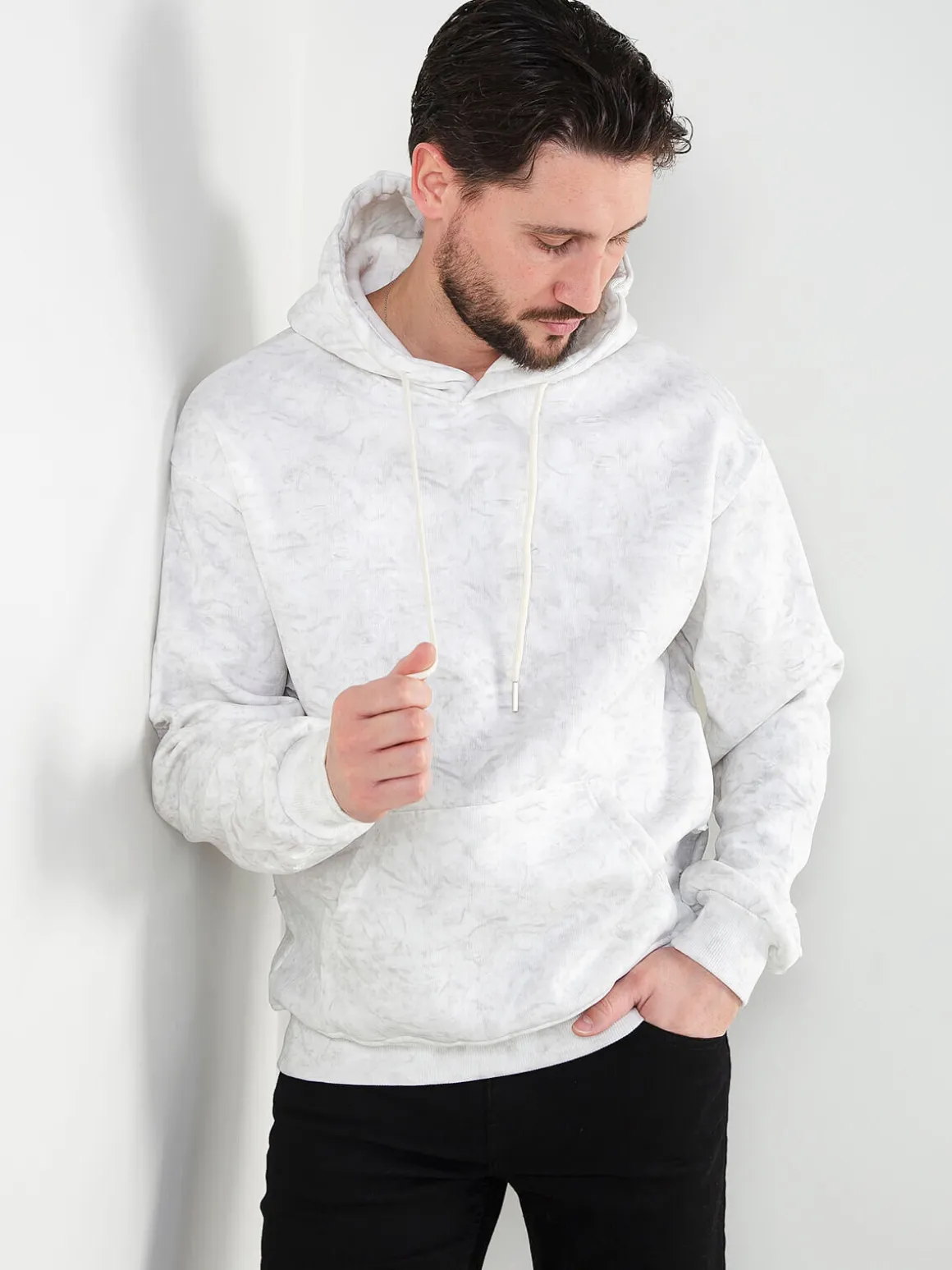 Hoodie com efeito desgastado