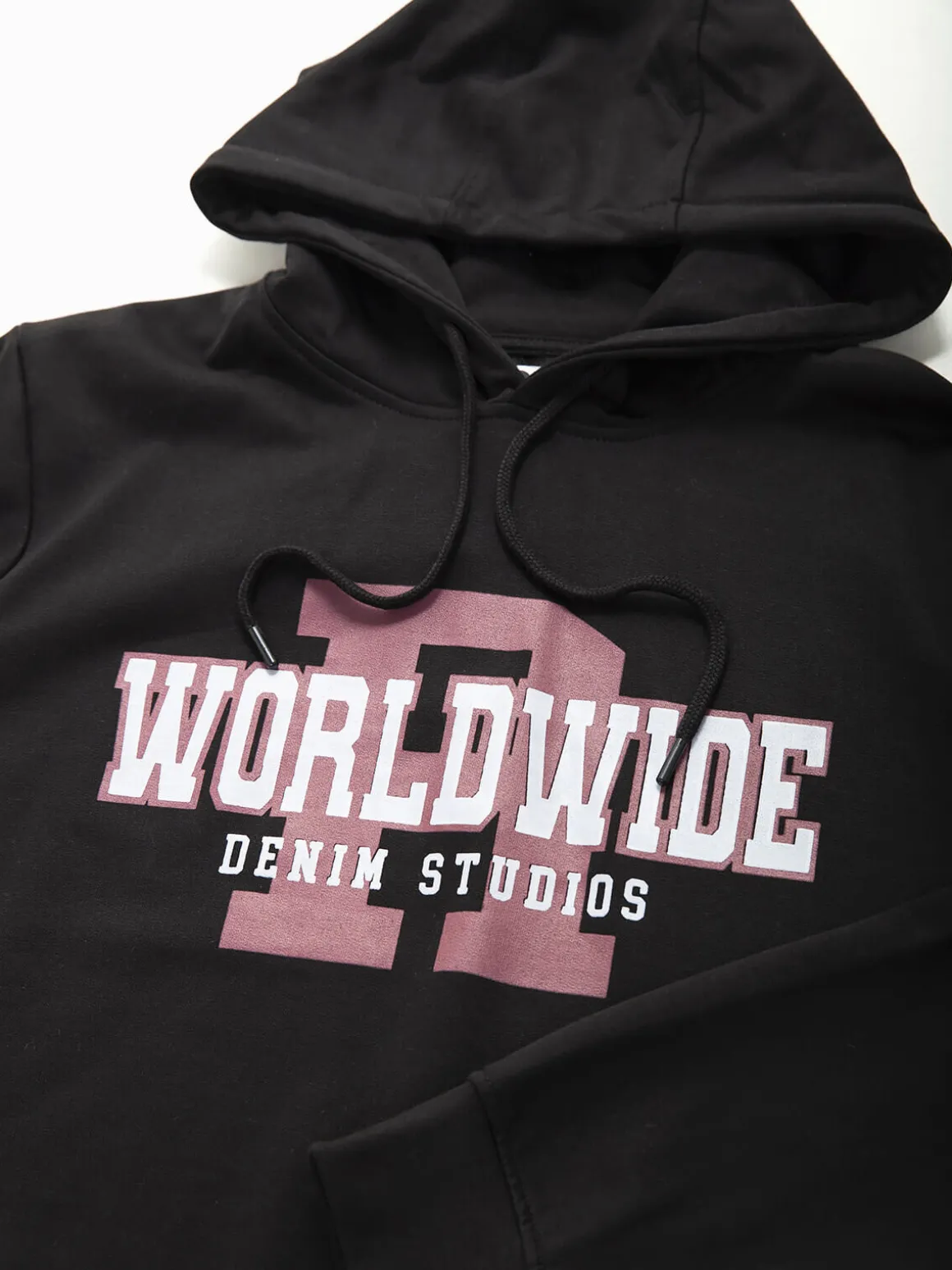 Hoodie preta com estampado