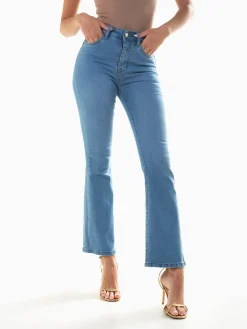 Jeans flare efeito push-up