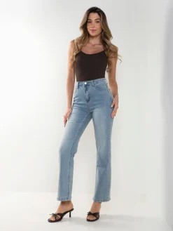 Jeans straight fit com bordado