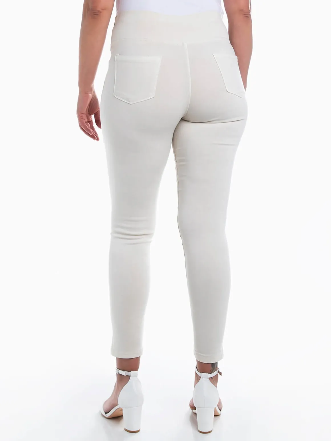 Jeggings elásticas com botões