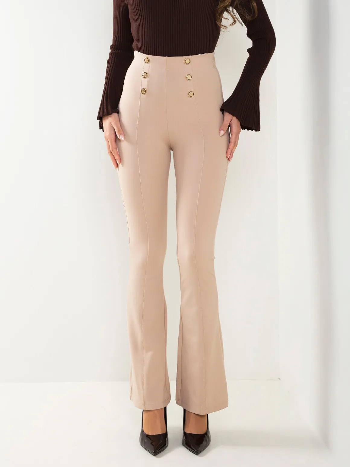 Leggings à boca de sino com botões