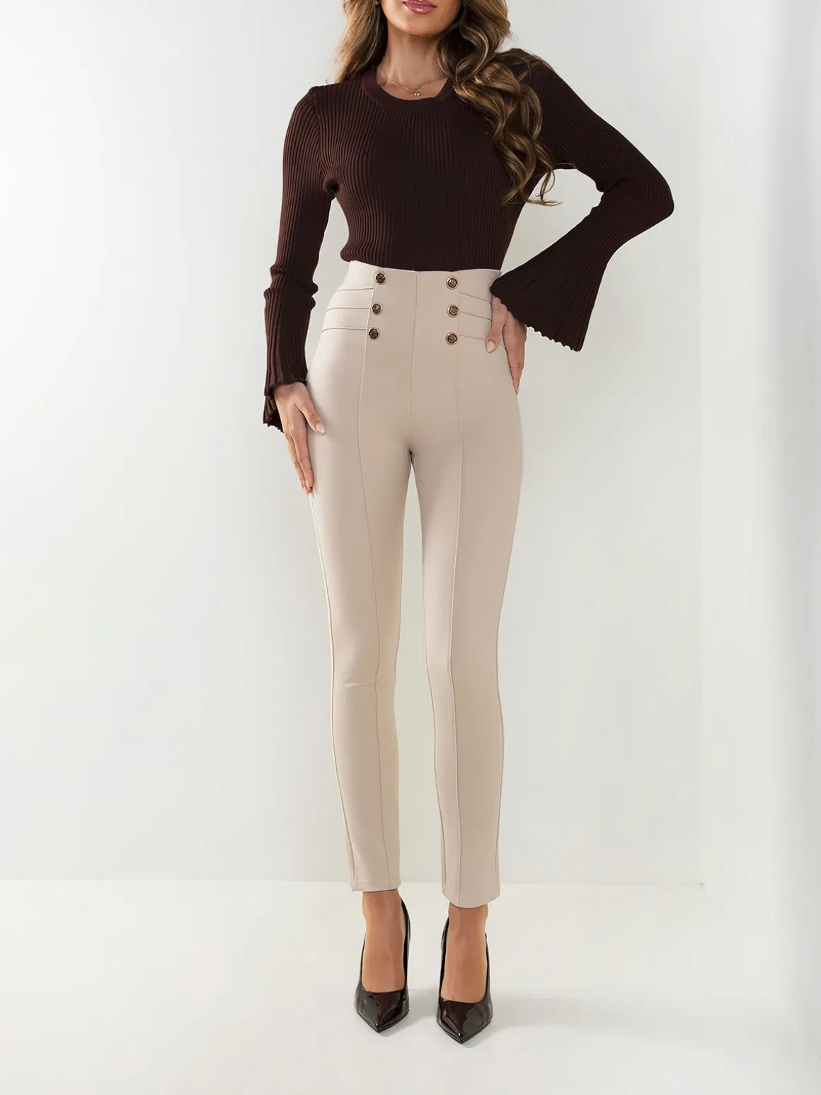 Leggings cintura alta botões dourados