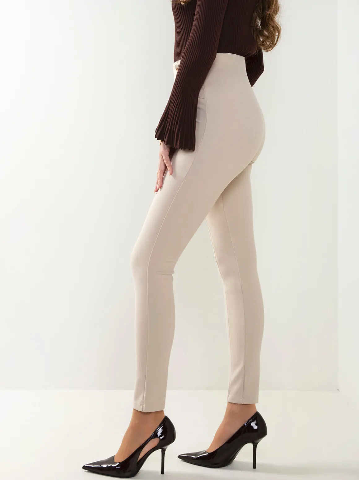 Leggings cintura alta botões dourados