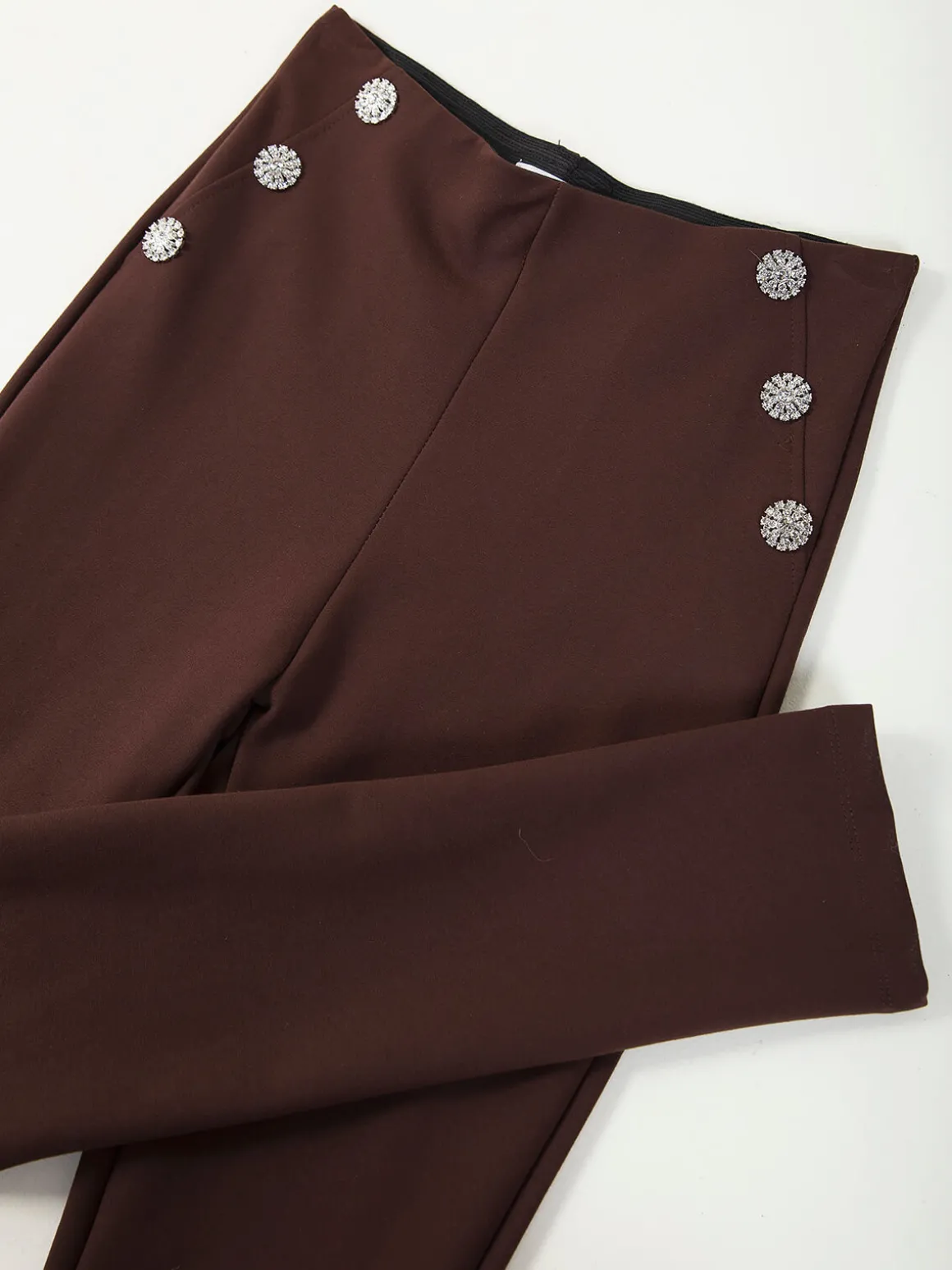 Leggings cintura alta com botões decorativos