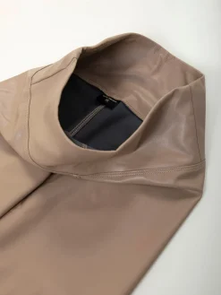 Leggings efeito pele cintura alta