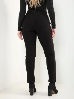 Leggings pretas cintura alta com bolsos