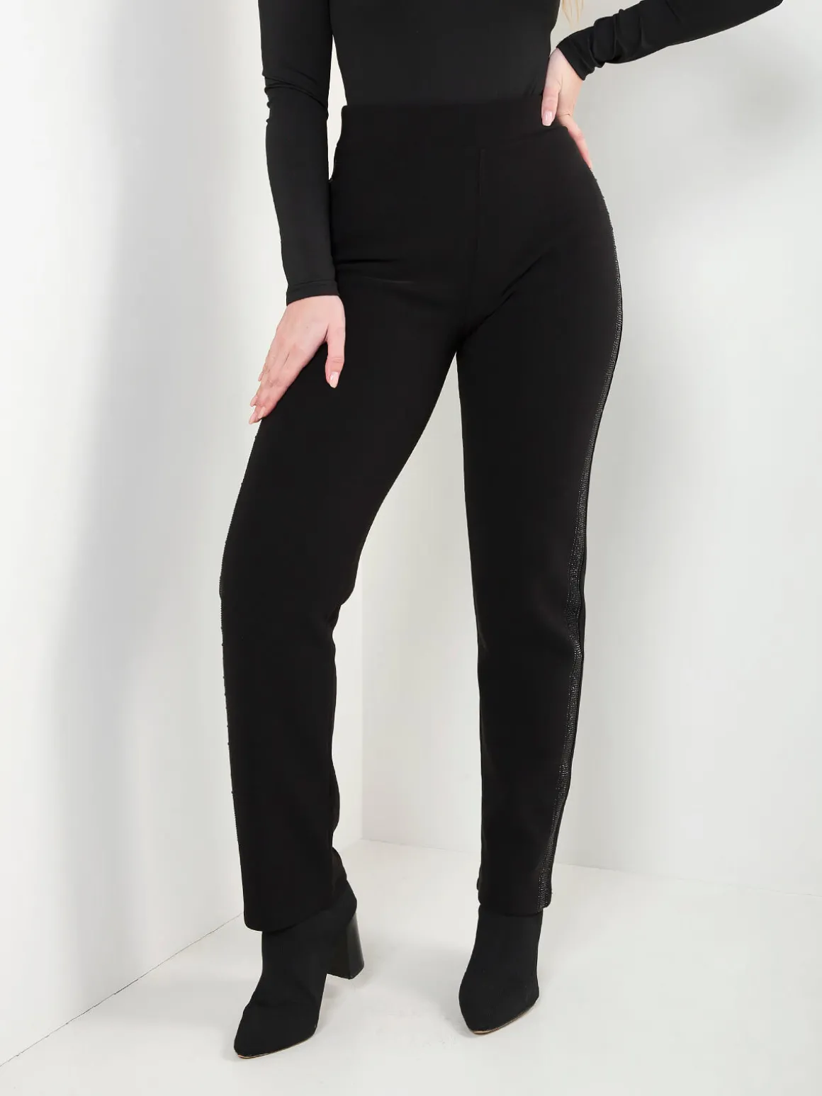 Leggings pretas com detalhe brilhante