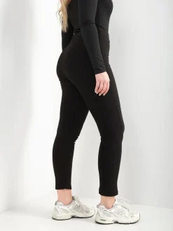 Leggings pretas térmicas de cintura alta