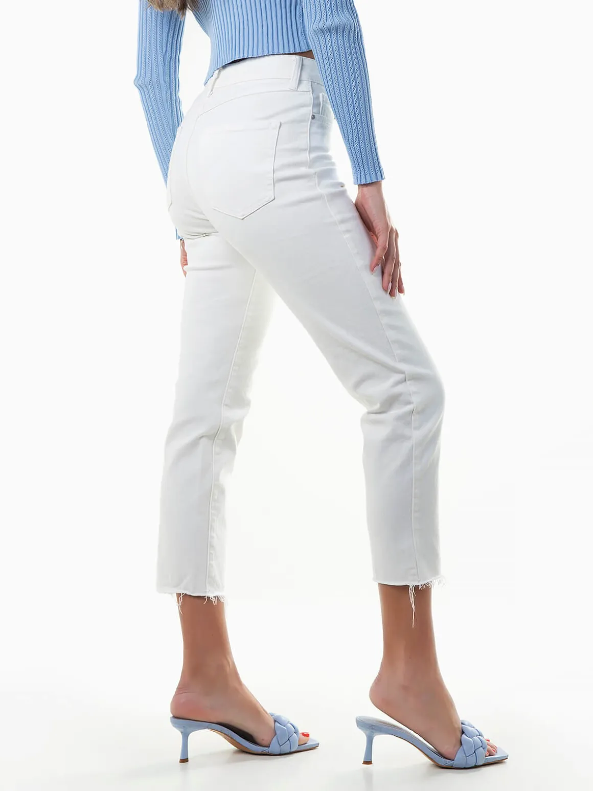 Mom jeans brancas base desfiada