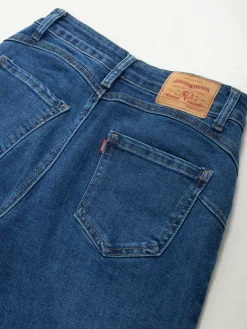 Mom jeans cintura alta efeito push-up