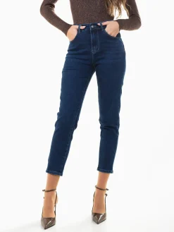 Mom jeans efeito push-up azul escuro