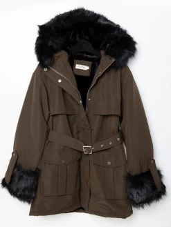 Parka acolchoada com cinto