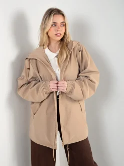 Parka impermeável com capuz e fecho