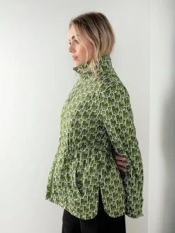 Parka verde com capuz reversível