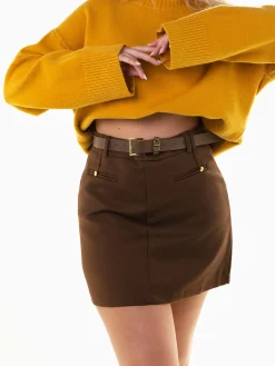 Saia curta cintura alta com cinto