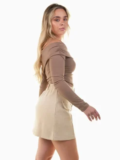 Saia curta com efeito camurça