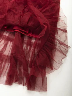 Saia tule comprida com folhos