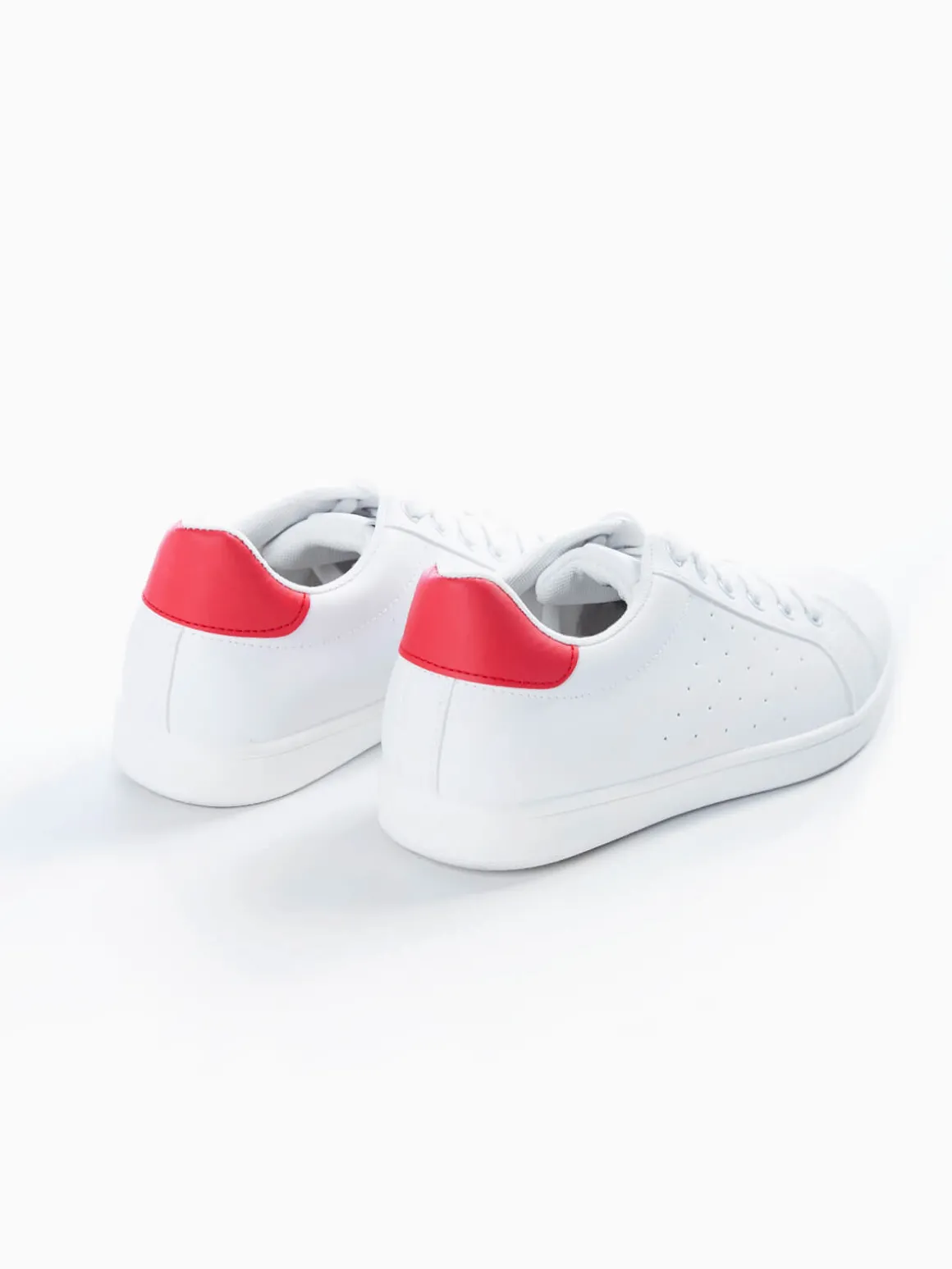 Sapatilhas desportivas brancas com vermelho