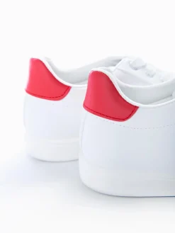 Sapatilhas desportivas brancas com vermelho