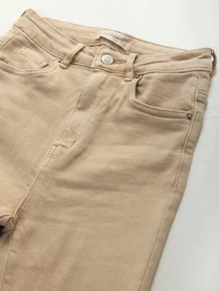 Skinny jeans bege efeito push-up