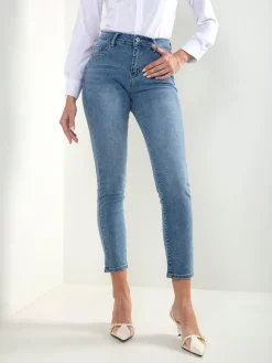 Skinny jeans cintura alta com bordado
