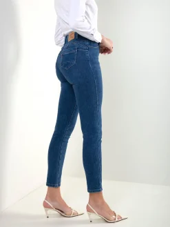 Skinny jeans efeito push-up