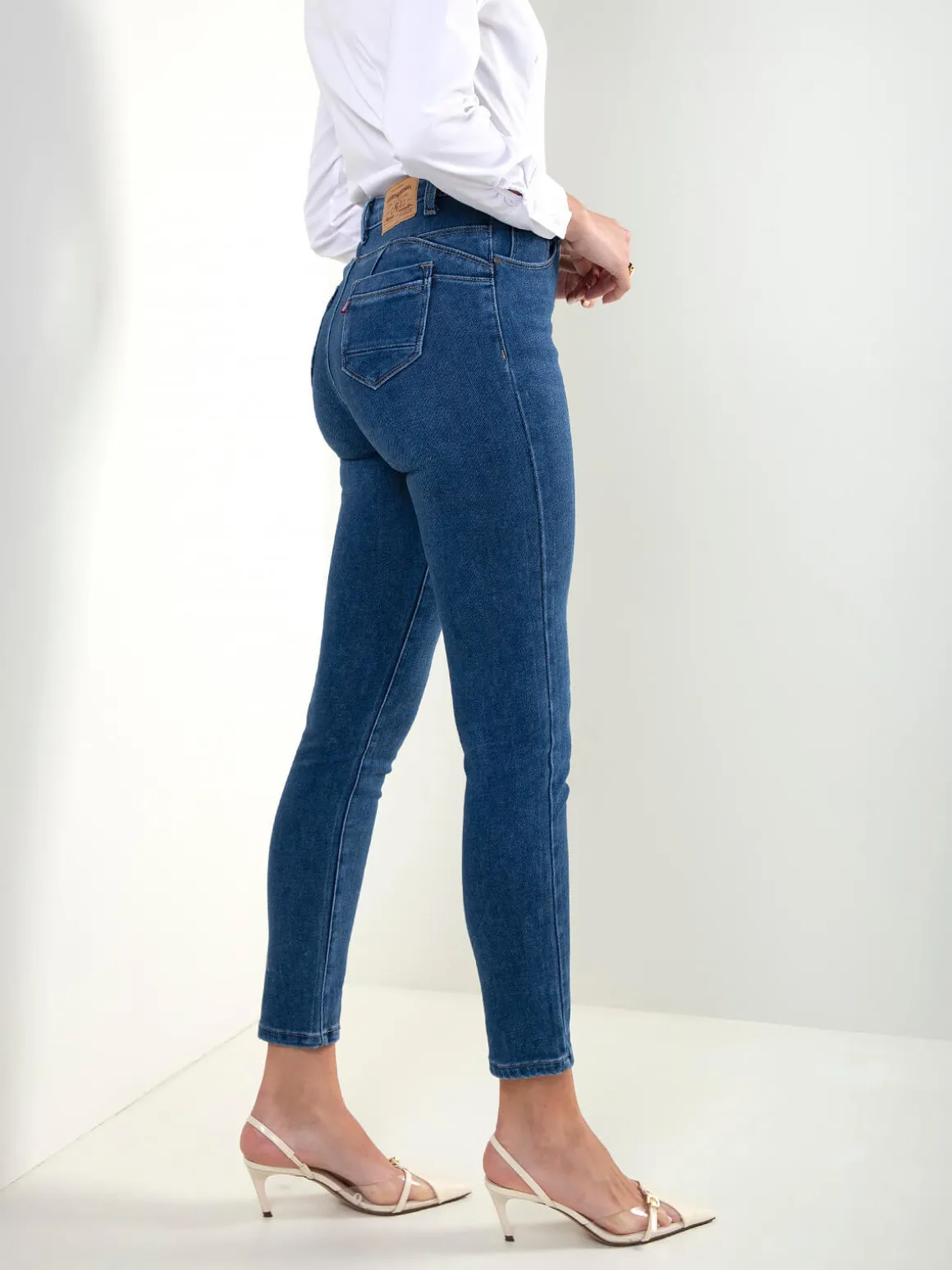 Skinny jeans efeito push-up