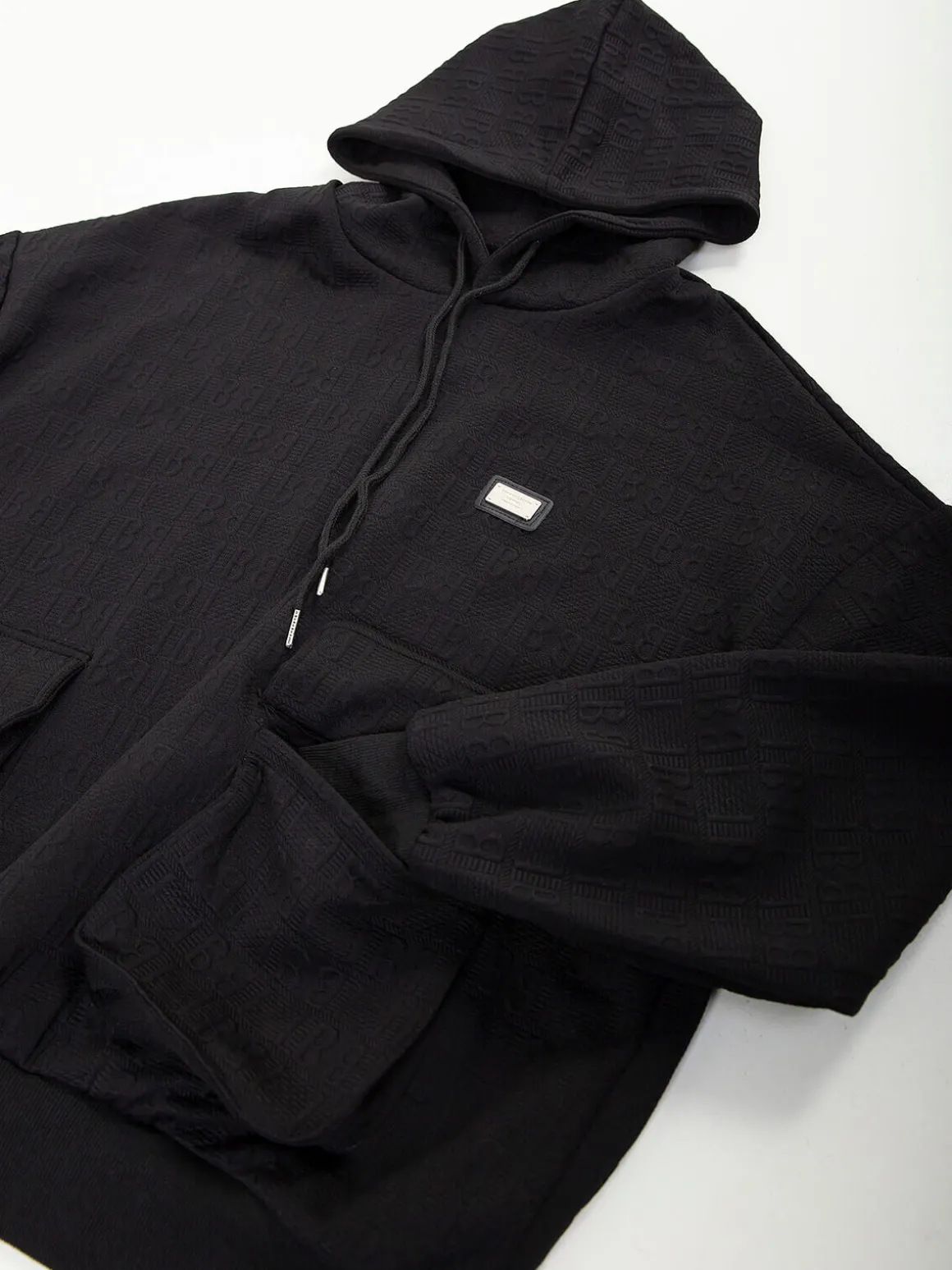 Sweatshirt com capuz e relevo