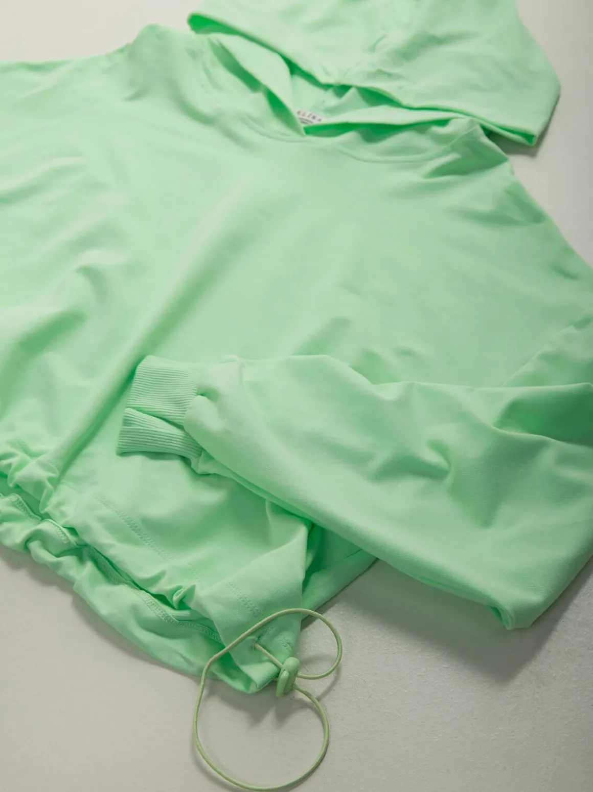 Sweatshirt cropped oversized com capuz