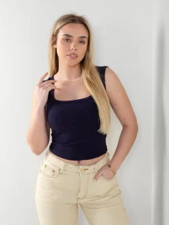 Top justo decote quadrado