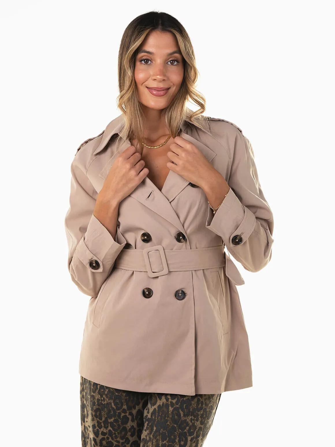 Trench cruzado com cinto