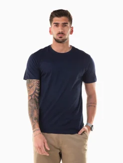 T-shirt básica manga curta