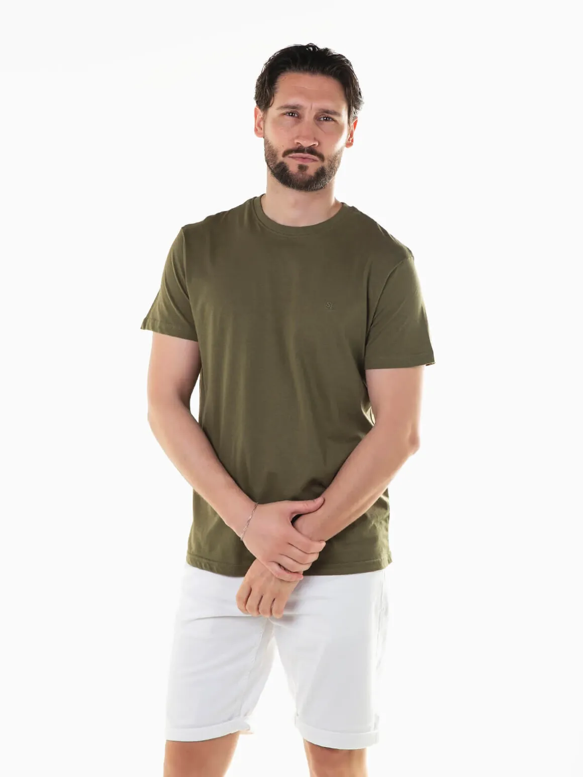 T-shirt básica manga curta com bordado