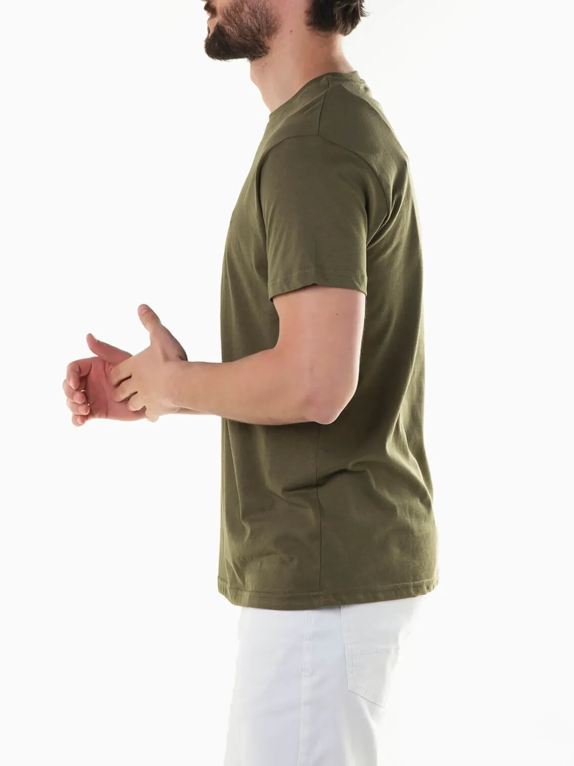 T-shirt básica manga curta com bordado