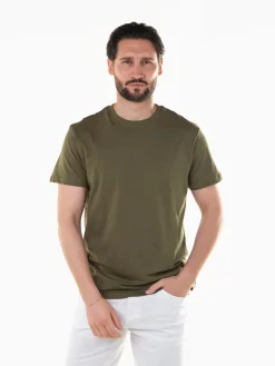 T-shirt básica manga curta com bordado