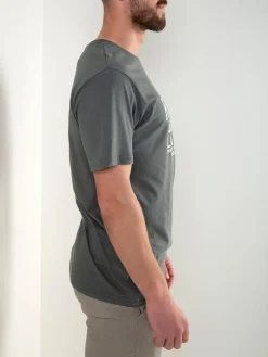 T-shirt com estampado frontal