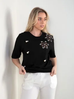 T-shirt manga curta com aplicações