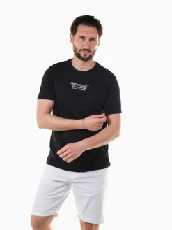 T-shirt manga curta com letras