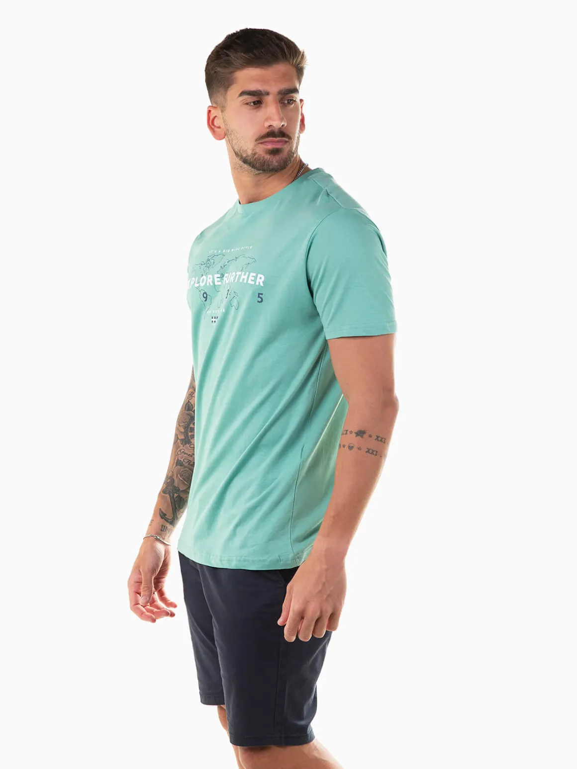 T-shirt manga curta com mapa