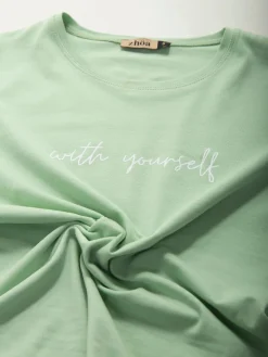 T-shirt manga curta com mensagem