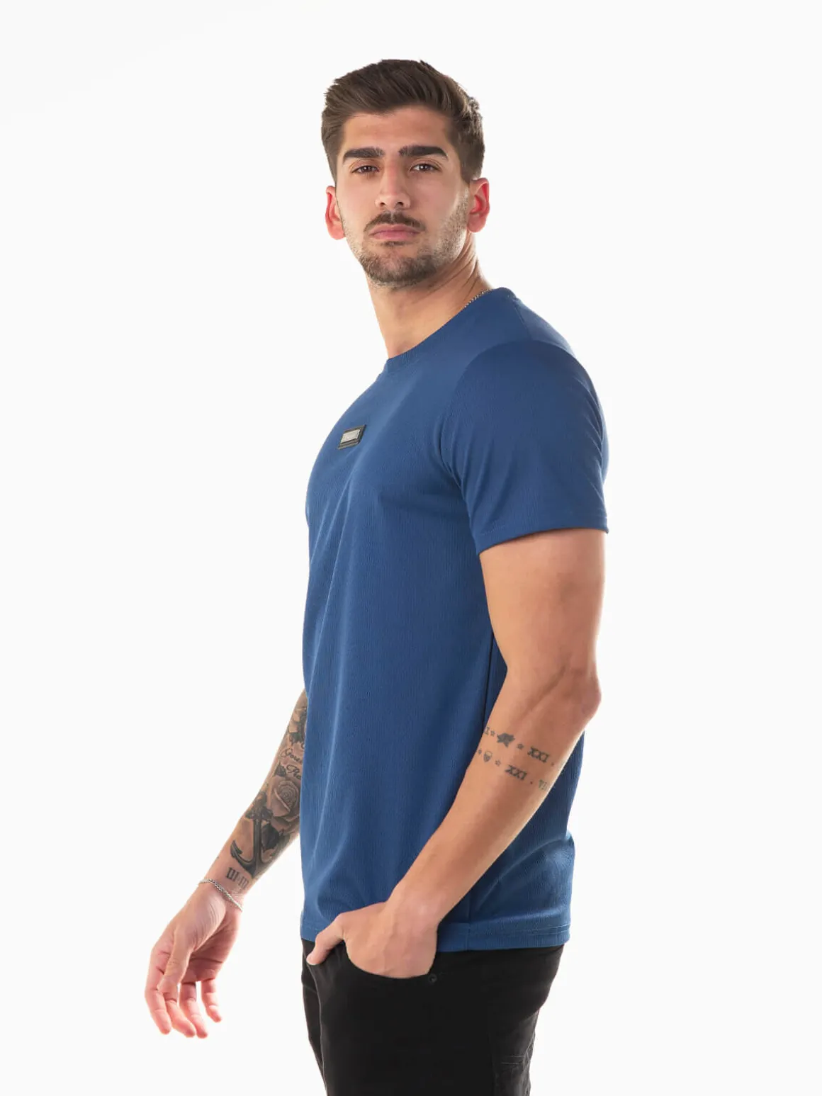 T-shirt manga curta com textura