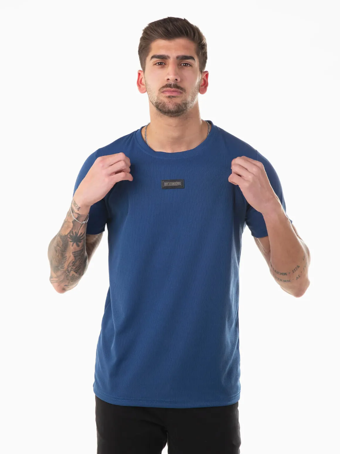 T-shirt manga curta com textura