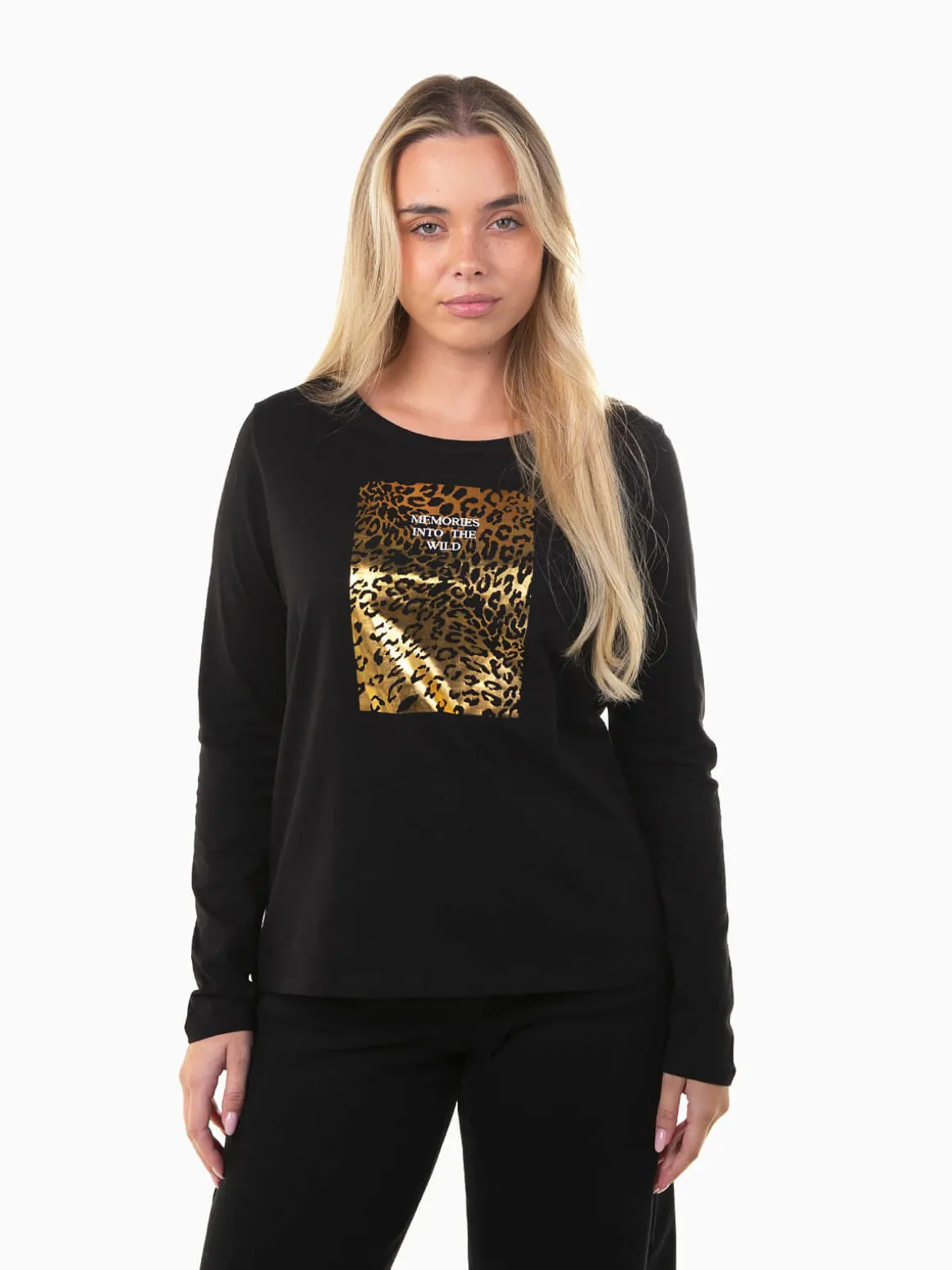 T-shirt preta com animal print