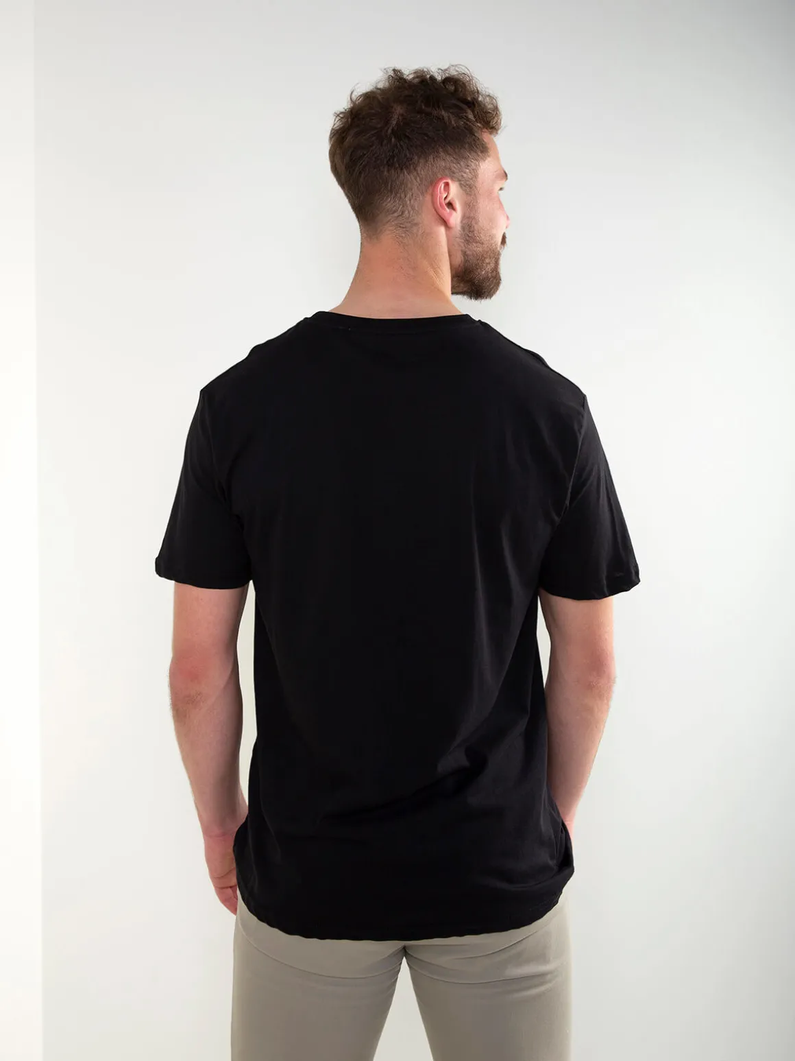 T-shirt preta com estampado