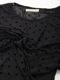 T-shirt preta tule com bolinhas