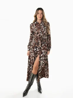 Vestido camiseiro comprido animal print