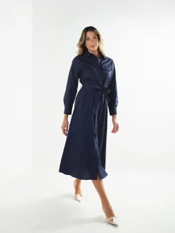 Vestido camiseiro midi com cinto